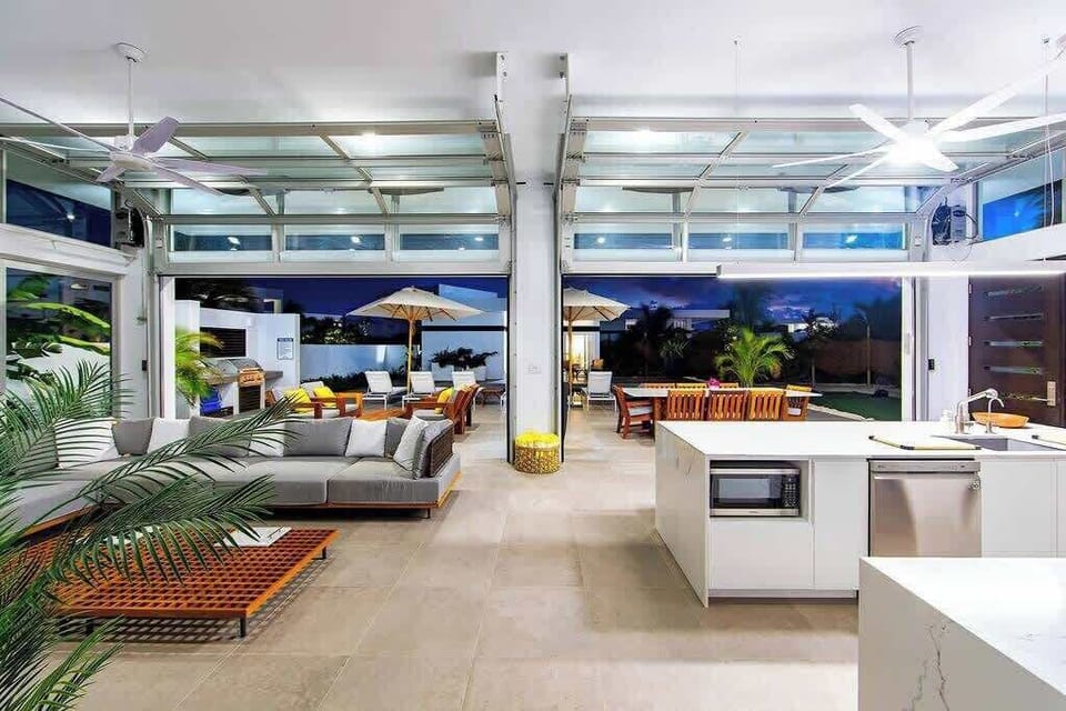Luxury indoor / outdoor living