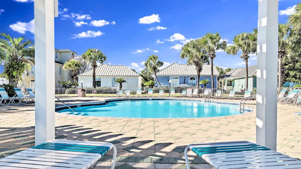 Maravilla's large community pool is perfect for sunny days.