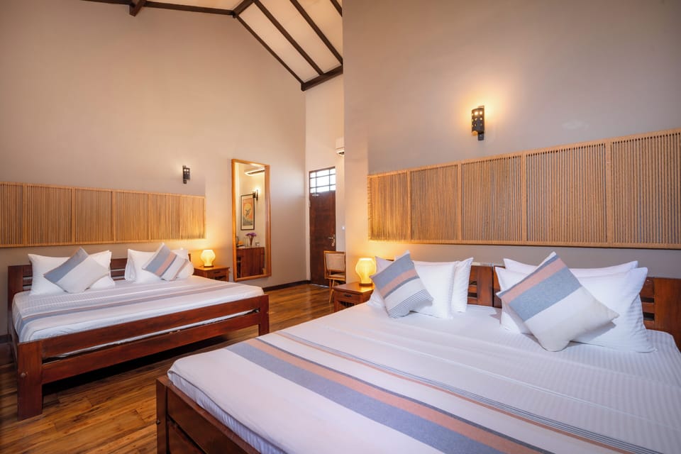 Comfort Room | Desk, iron/ironing board, free WiFi