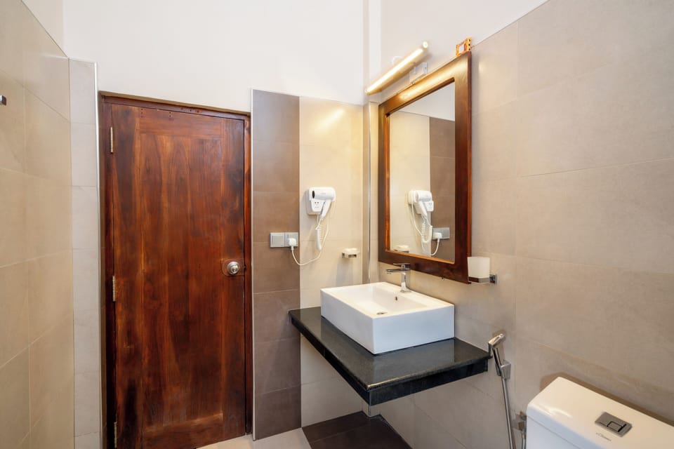 Free toiletries, hair dryer