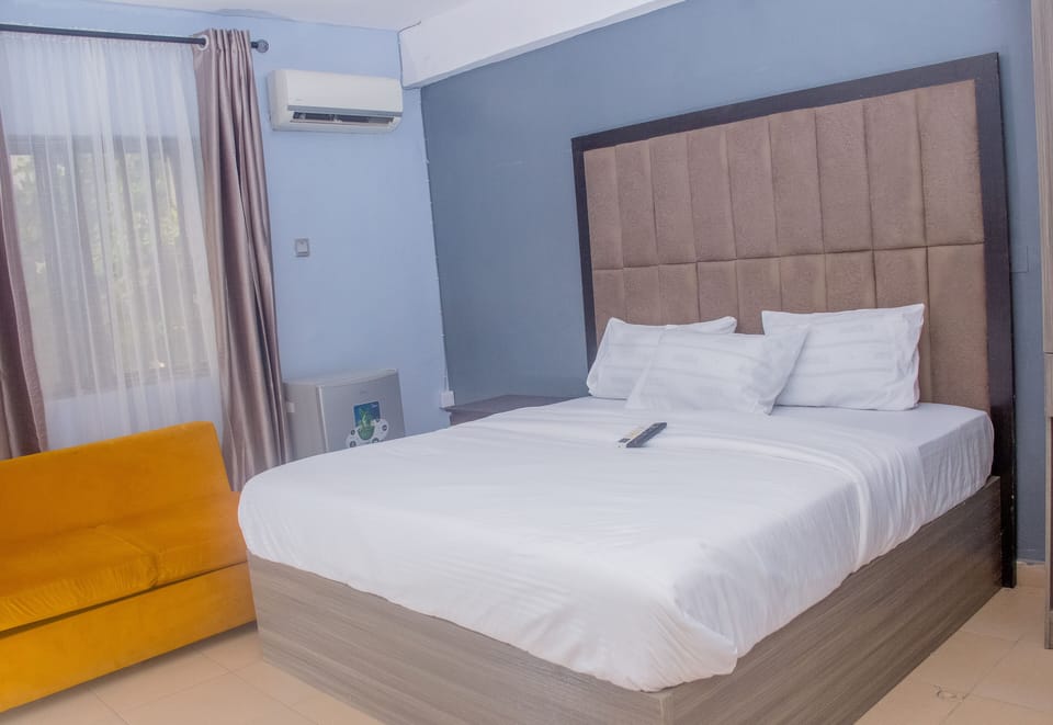 Individually furnished, laptop workspace, free WiFi