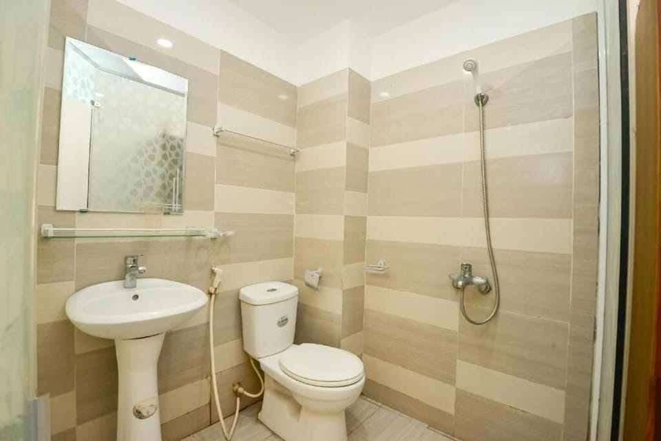 Standard Room | Bathroom