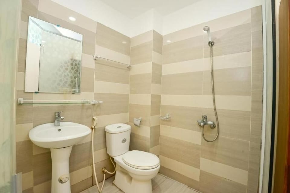 Standard Room | Bathroom