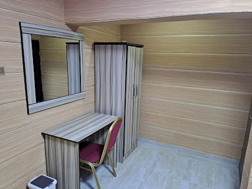 Hypo-allergenic bedding, desk, laptop workspace, free WiFi