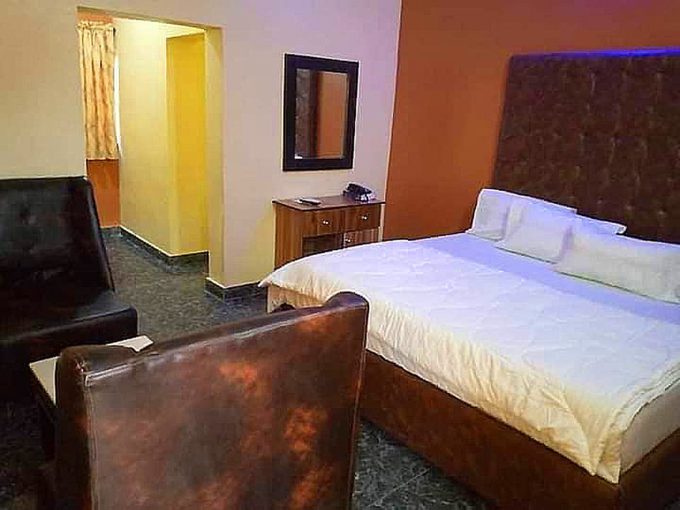 Deluxe Room | 1 bedroom, desk, laptop workspace, free WiFi