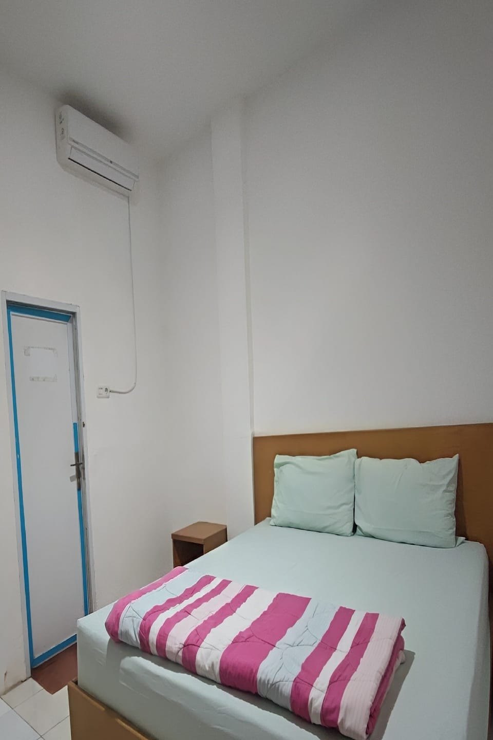 Deluxe Double Room | Desk, laptop workspace, bed sheets