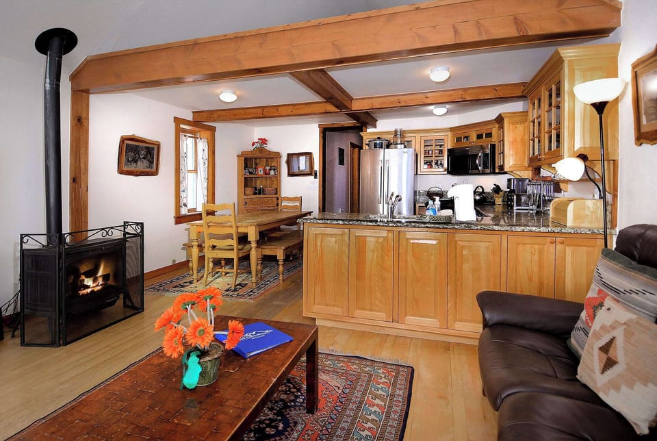 Living/dining/kitchen