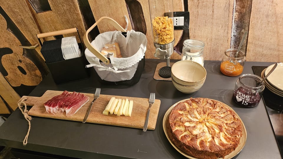 Free daily continental breakfast