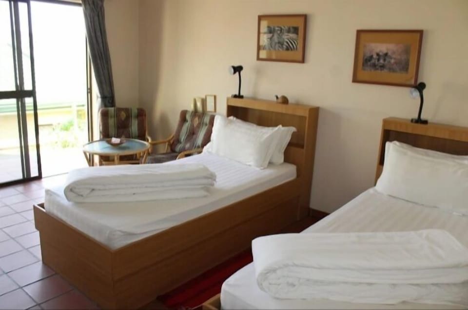Basic Single Room, 1 Bedroom, Non Smoking, Mountain View | Desk, laptop workspace, WiFi (free), individually furnished