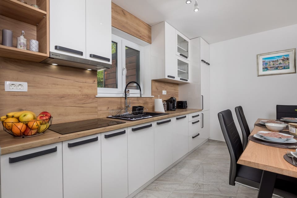 Standard House, 2 Bedrooms, 2 Bathrooms (Modern Holiday House Jadranka With) | Private kitchen