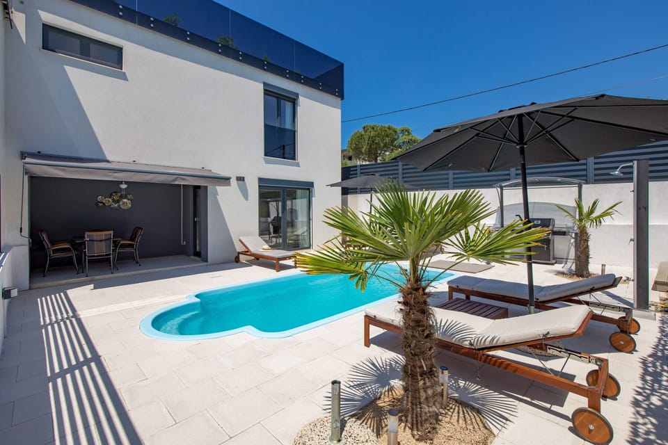 Standard House, 2 Bedrooms, 2 Bathrooms (Modern Holiday House Jadranka With) | Pool | Seasonal outdoor pool