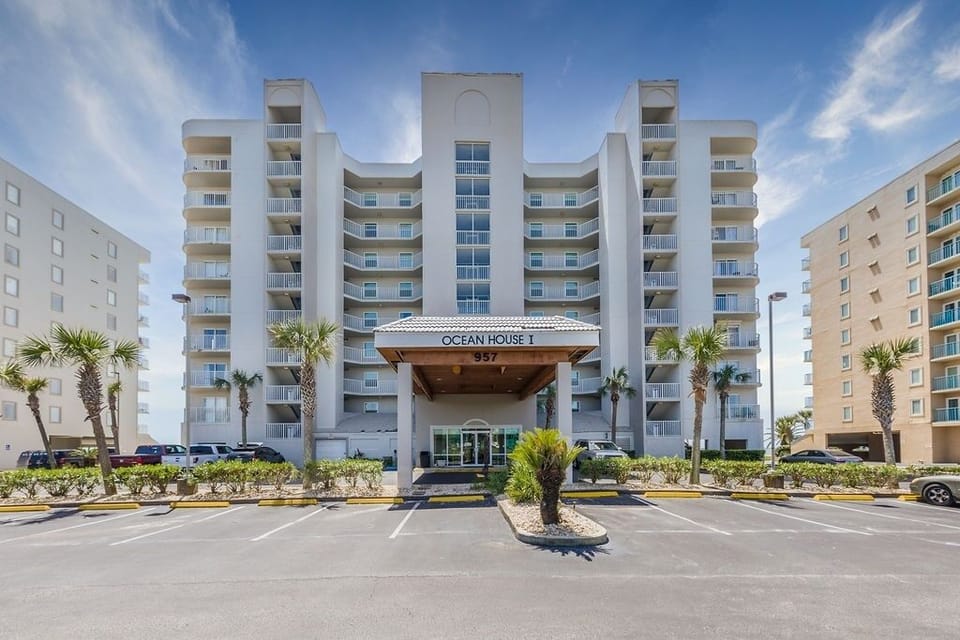 Condo, 2 Bedrooms | Exterior