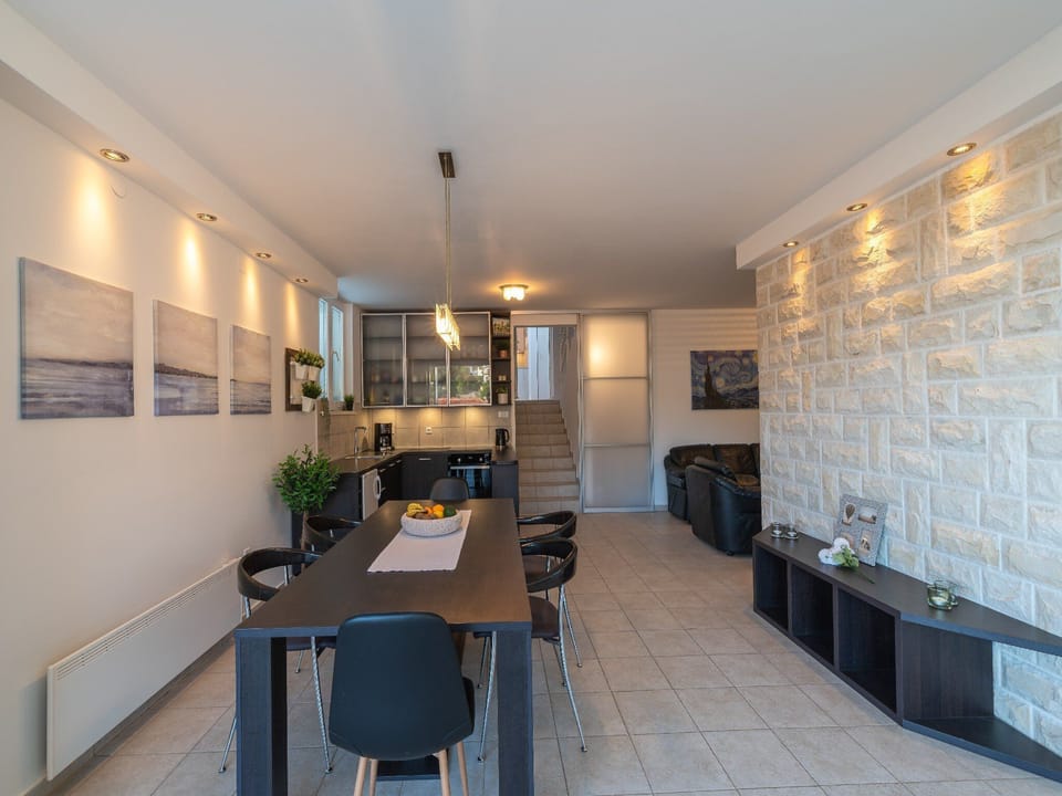 House (Three Bedroom Holiday Home with Terra) | Dining room