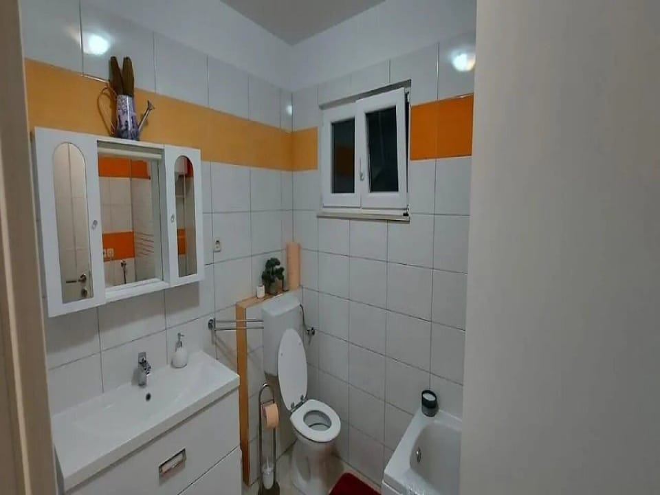 Villa (Five Bedroom Villa with Swimming pool) | Bathroom | Towels