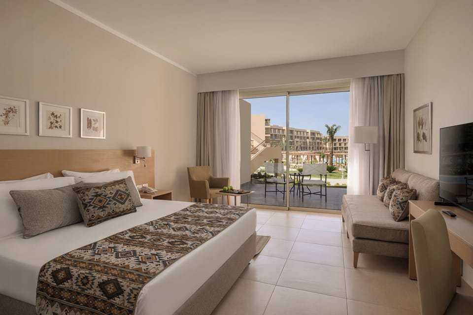 Superior Room, Garden View (Queen Bed) | In-room safe, iron/ironing board, WiFi (free), bed sheets