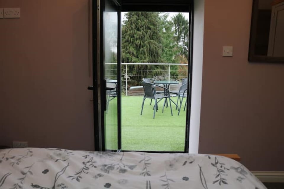 Access to the roof terrace from bedroom 1