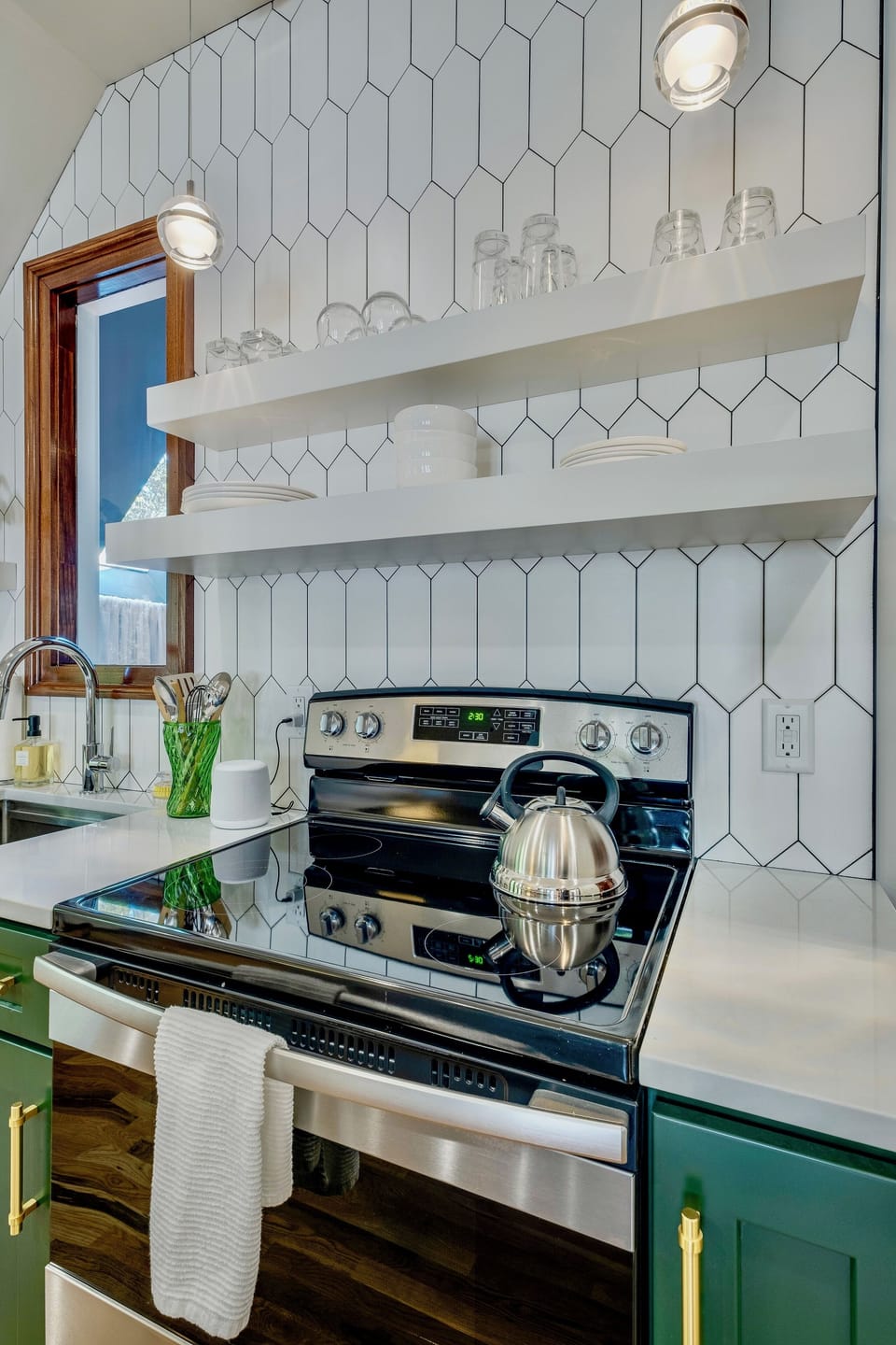 A full size oven! Now we're cooking with gas! (...actually, it's electric)