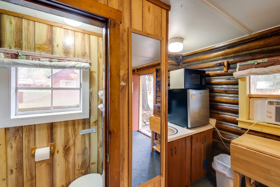 Full Bathroom | Complimentary Toiletries | Shower