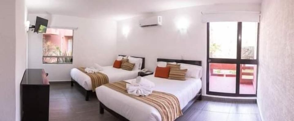 Basic Double Room | Individually decorated, individually furnished, laptop workspace