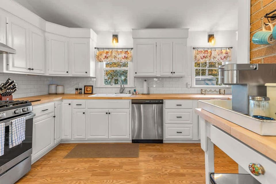 House, Multiple Beds, Patio, Garden View (Cappawack Cottage) | Private kitchen | Fridge, microwave, oven, stovetop