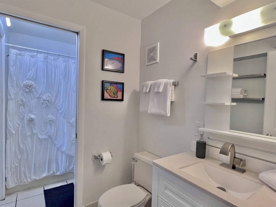 Once Upon A Dream Beachfront Bliss Apartment in Upper Grand Lagoon