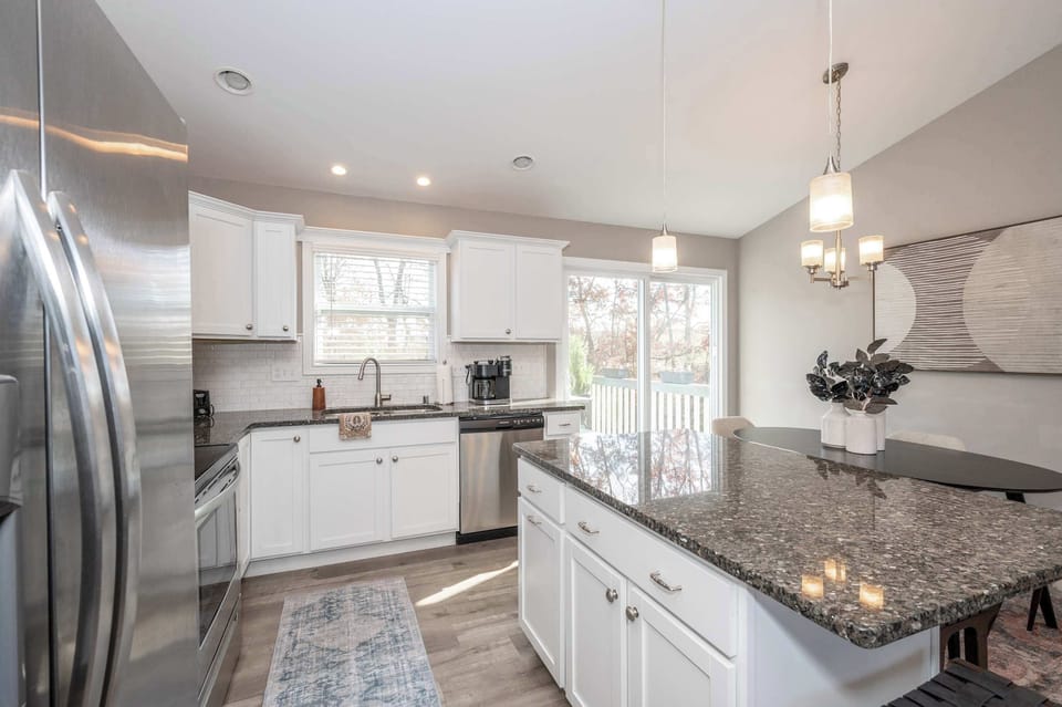 House, Multiple Beds, Pool Access, Garden View | Private kitchen | Fridge, microwave, oven, stovetop