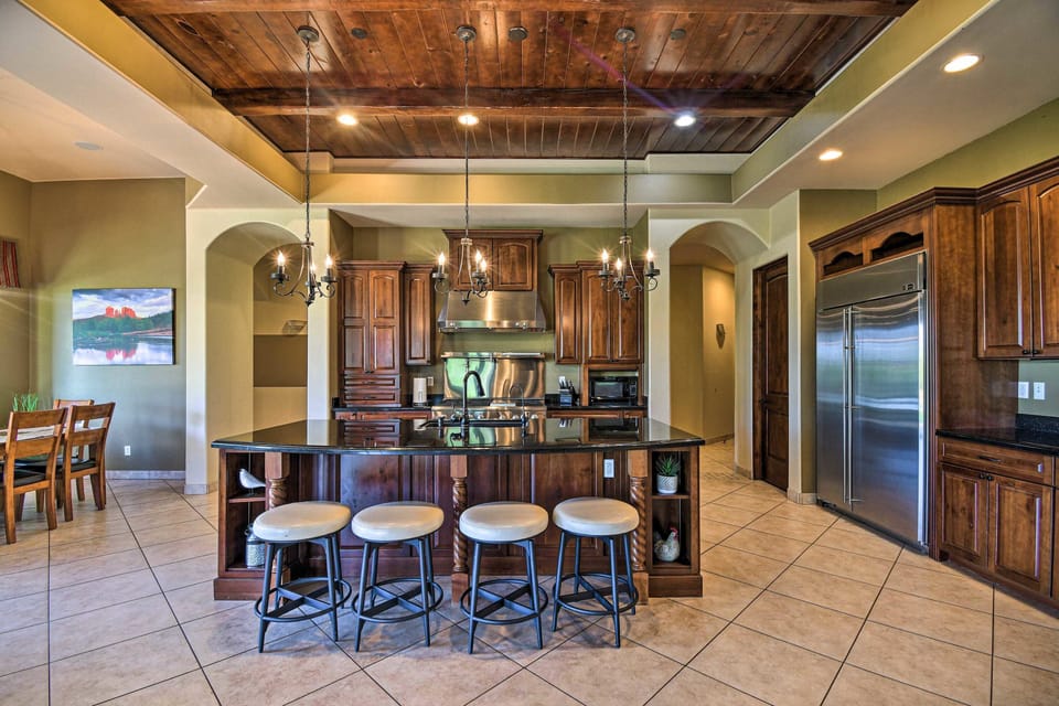 House, Multiple Beds, Pool Access, Mountain View (East Mesa Desert) | Private kitchen | Fridge, microwave, oven, stovetop
