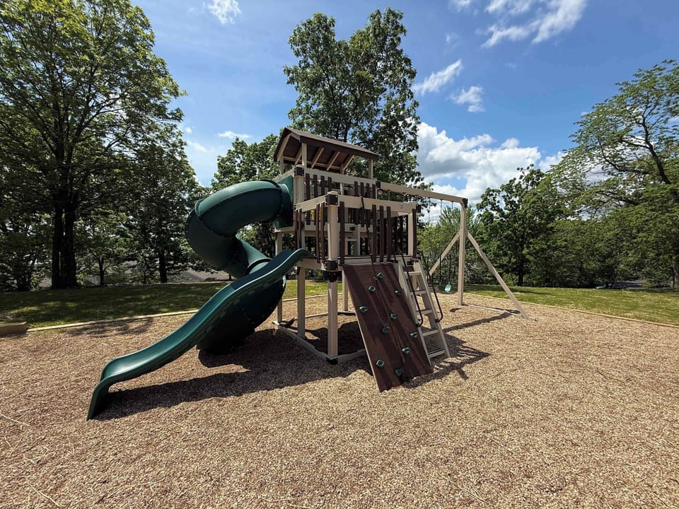 Lazy L at the Lake Chic 3 BDR Condo w/ Boat Slip Apartment in Village Four Seasons