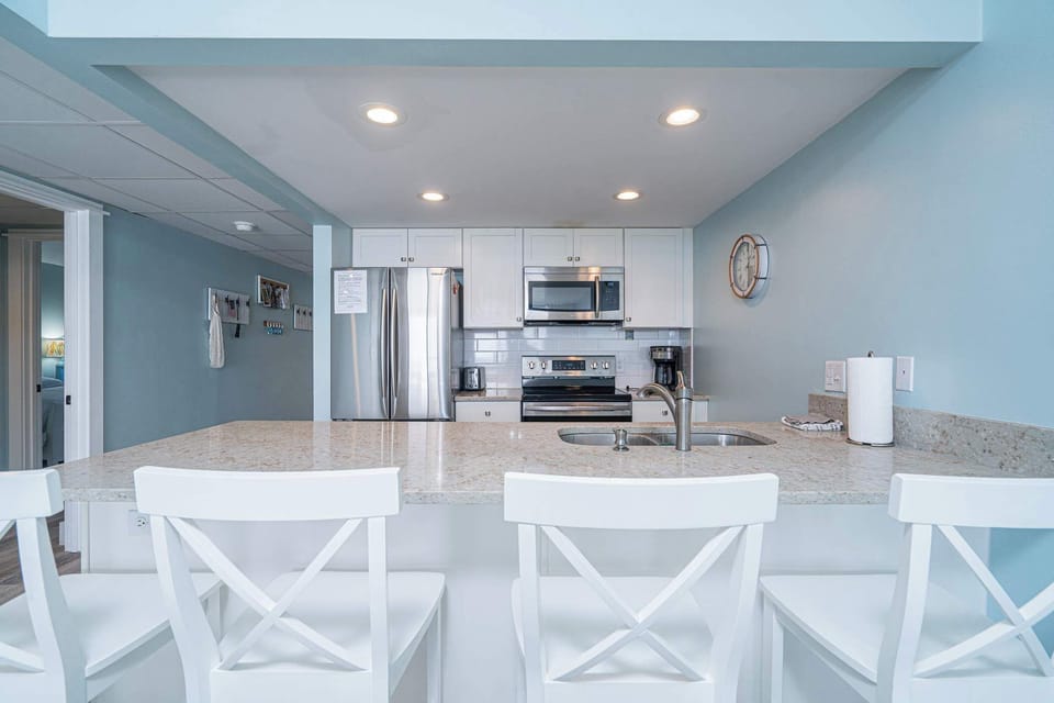 Condo, Multiple Beds, Balcony, Ocean View (Edgewater Oasis) | Private kitchen | Fridge, microwave, oven, stovetop