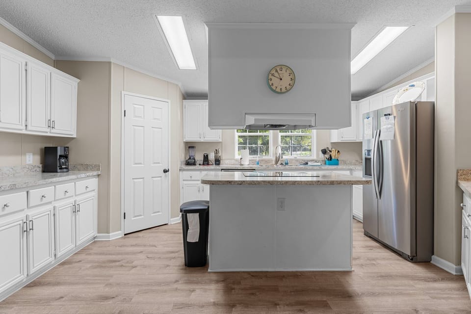 Huge kitchen!