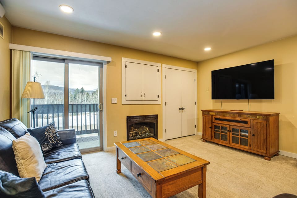 Living Room | Free WiFi | Central A/C & Heat | Gas Fireplace