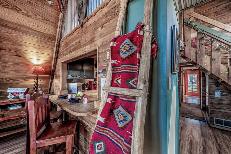 Studio (2 Bedrooms) | Property amenity