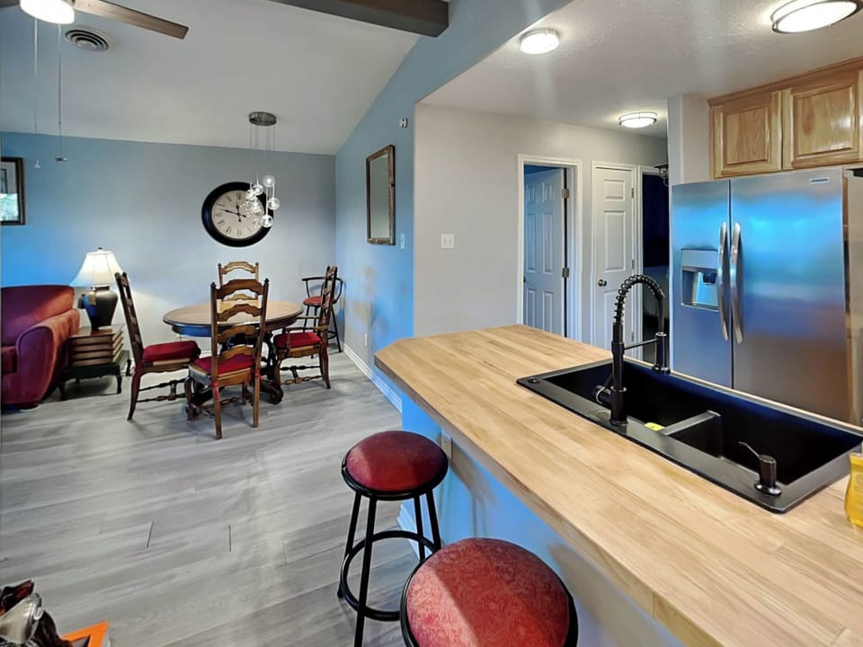 House (3 Bedrooms) | Property amenity