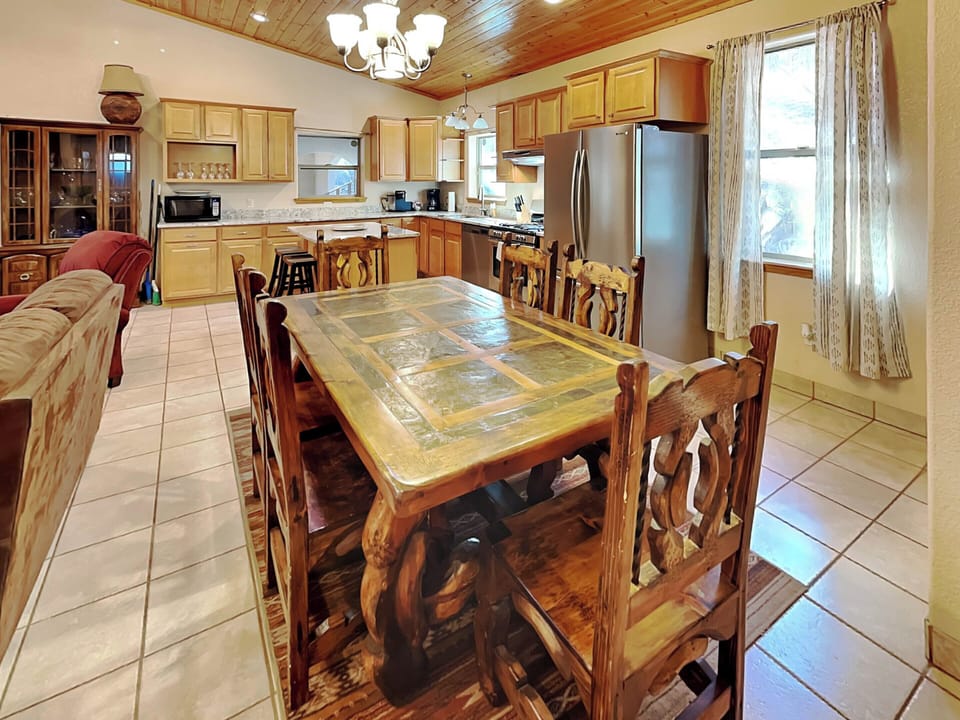 House (3 Bedrooms) | Property amenity