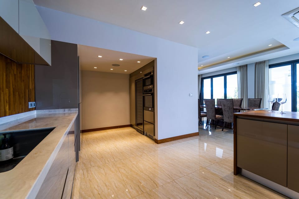 Blender, ice maker