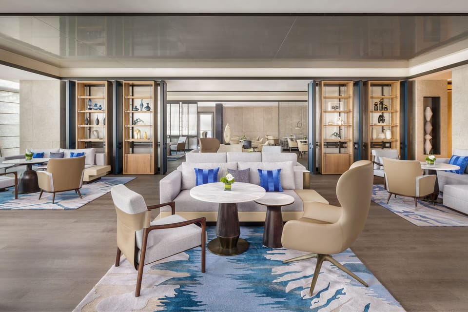 Lobby lounge