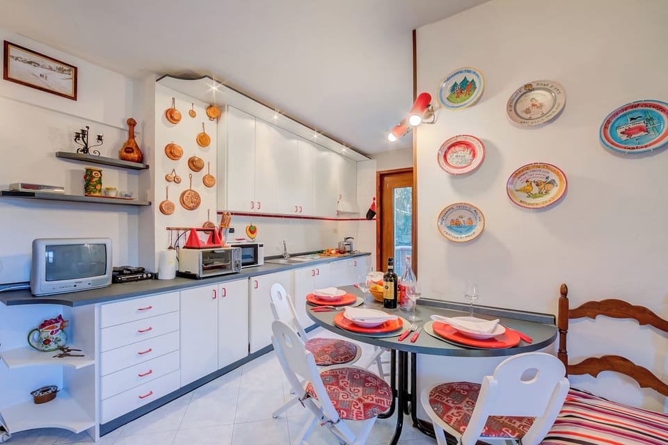 Kitchen and dining area