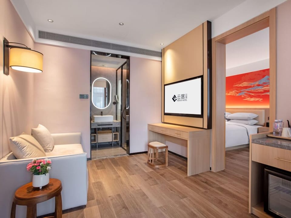 Luxury Studio Suite | Egyptian cotton sheets, premium bedding, down comforters