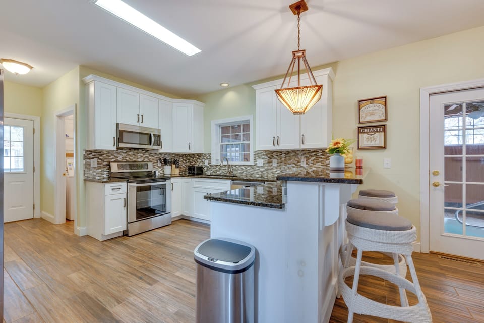 Kitchen | 1st Floor | Drip Coffee Maker | Dishwasher | Toaster | Cooking Basics