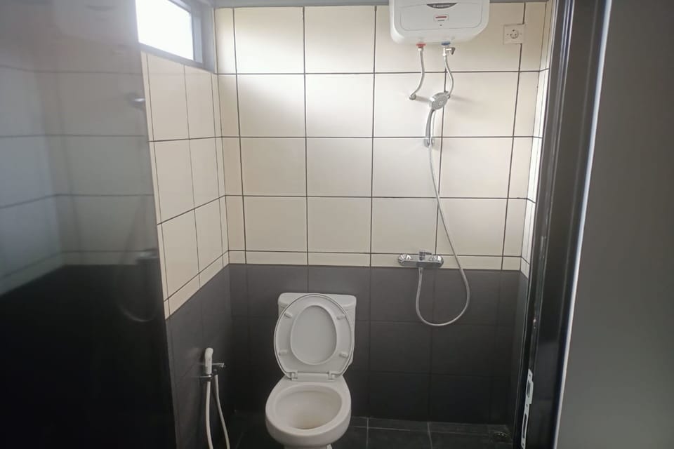 Shower, towels