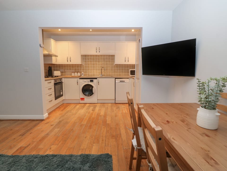 Fridge, dishwasher, electric kettle, toaster