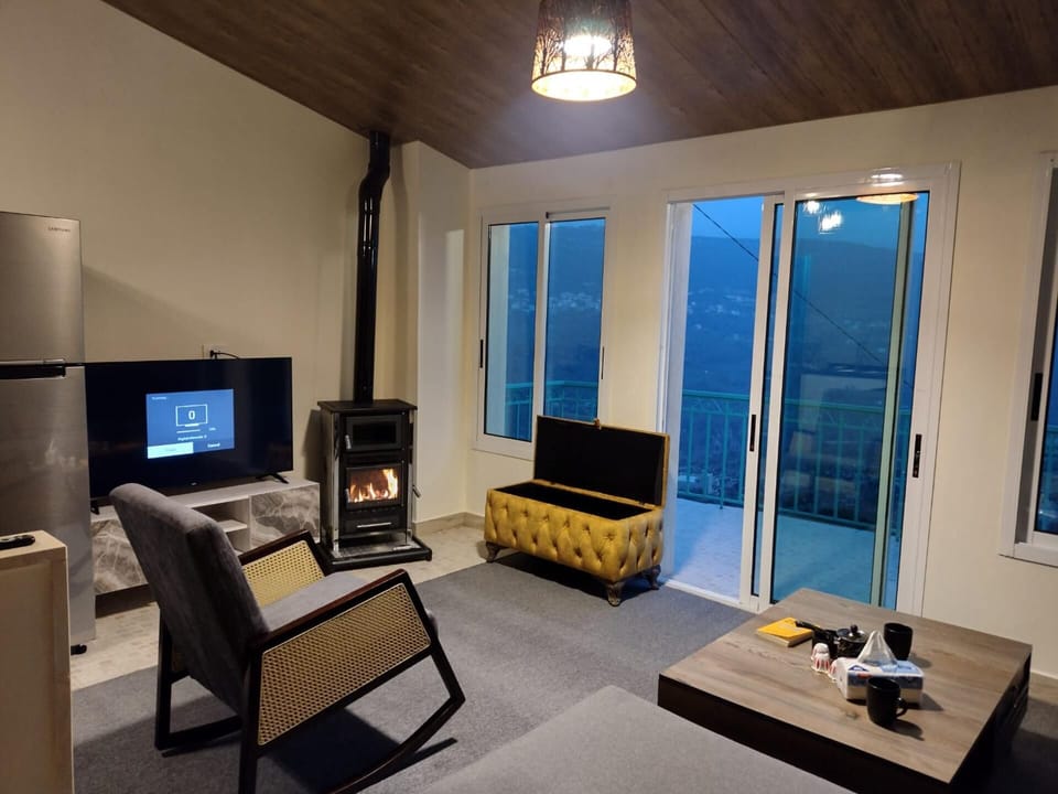 Chalet | Living area | Fireplace