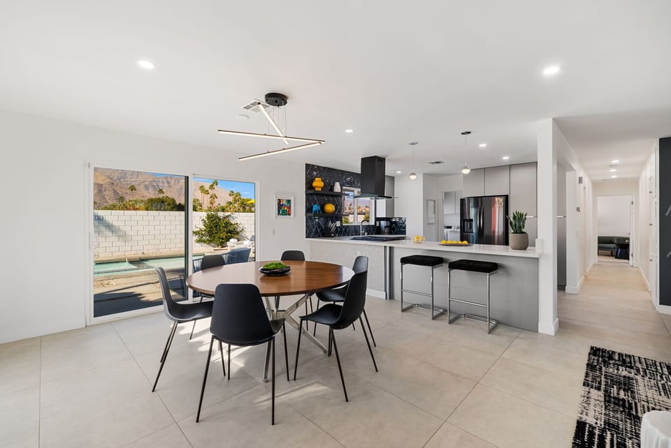 Open-concept design makes it easy for everyone to spend time together.