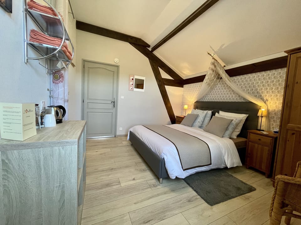Double Room (Jaures) | Premium bedding, blackout drapes, free WiFi, bed sheets