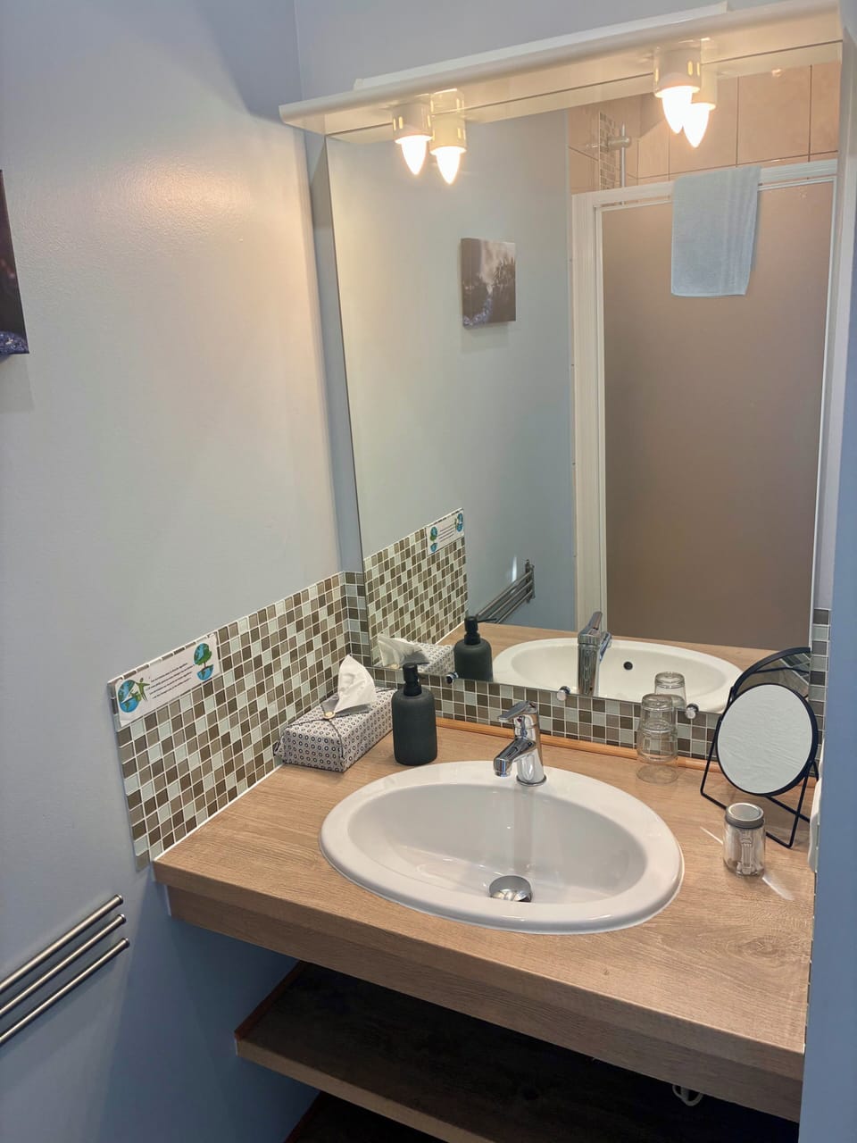 Double Room (Brassens) | Bathroom | Shower, rainfall showerhead, eco-friendly toiletries, hair dryer