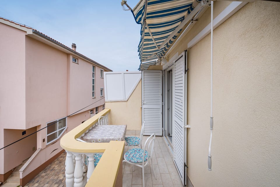 Apartment, 1 Bedroom, Balcony, Garden View | Outdoor dining