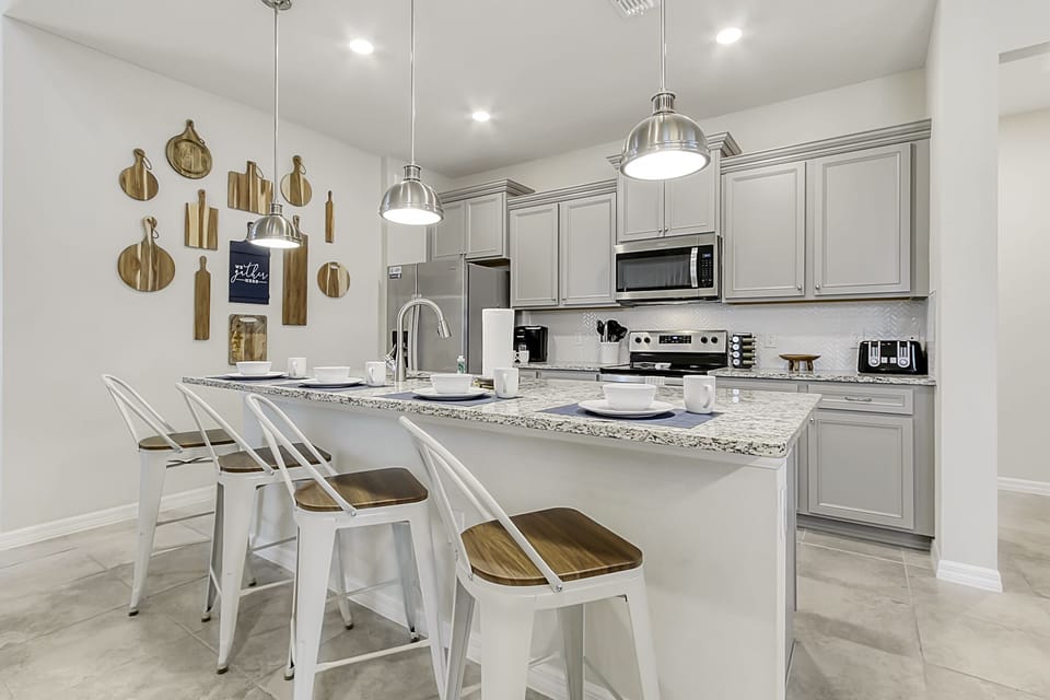 Modern Full Size Kitchen with Bar Stool Seating