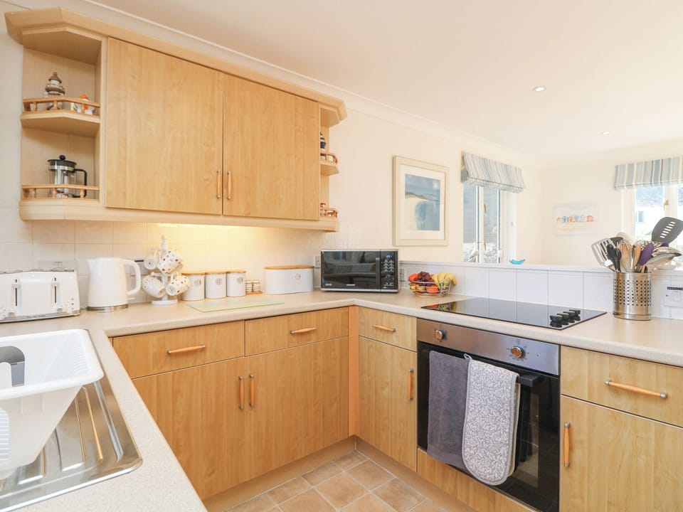 Cottage | Private kitchen | Fridge, dishwasher, electric kettle, toaster