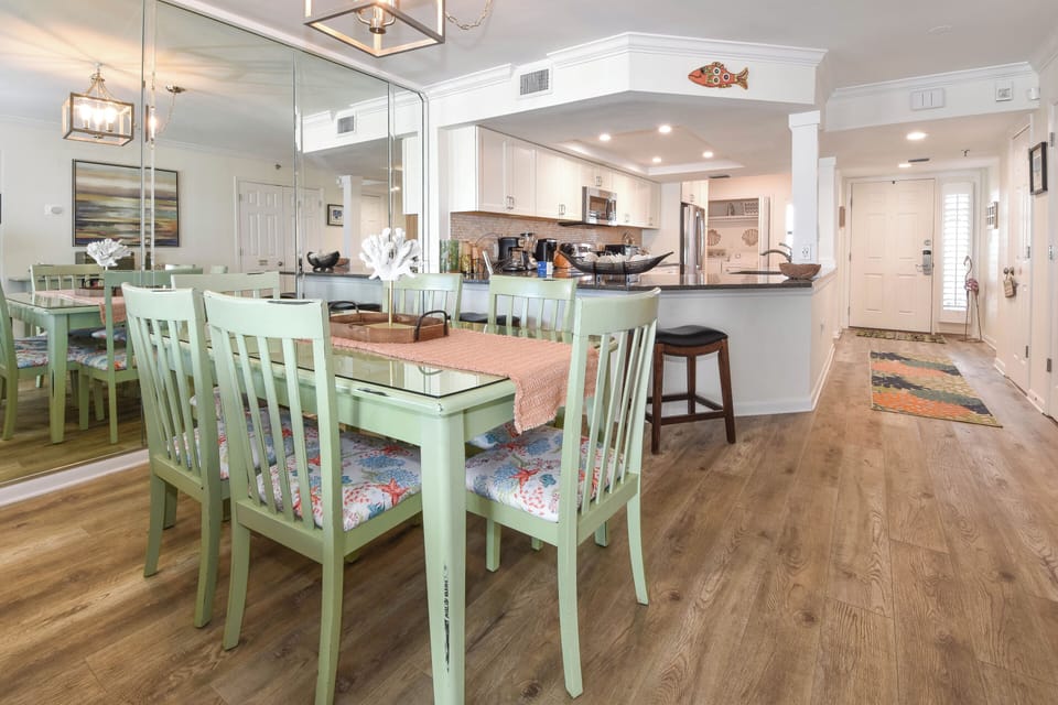 Inlet Reef Club 216 - Dining Area
