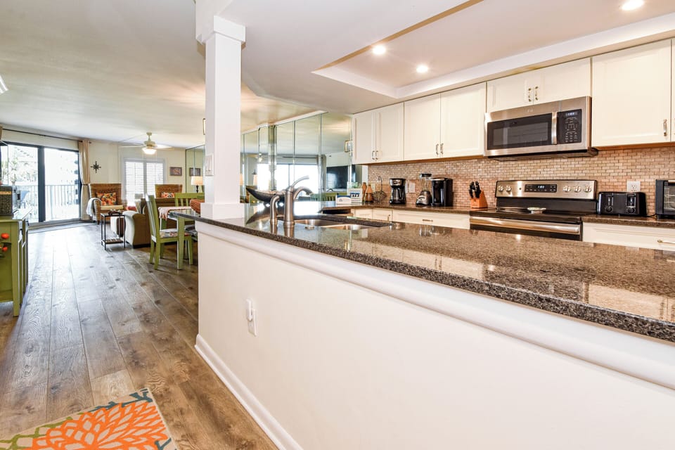 Inlet Reef Club 216 - Kitchen
